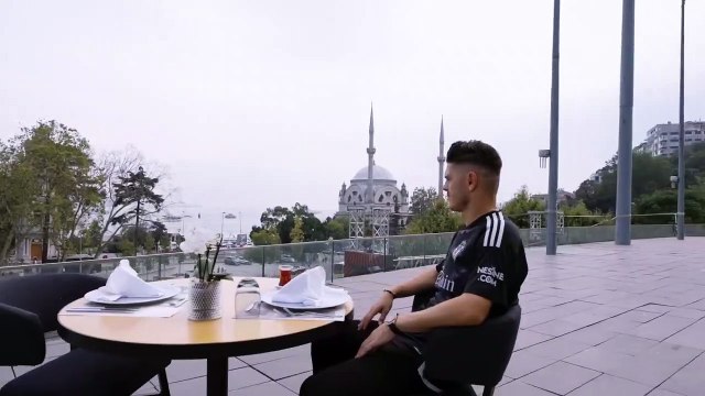 L'affirmation selon laquelle Beşiktaş a pris l'image du stade Galatasaray des Jeux olympiques turcs dans la vidéo Rashica a soulevé les jaunes et les rouges.
