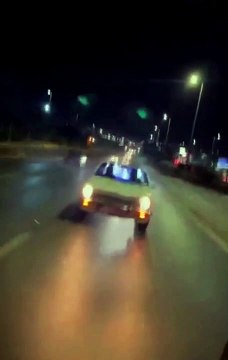 Homem faz manobras perigosas em rodovia após sair de festa de aniversário