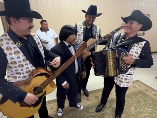 Con mis amigos los tucanes de Tijuana.