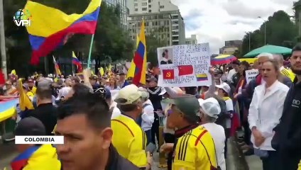 Colombianos marcharon contra el gobierno de Gustavo Petro