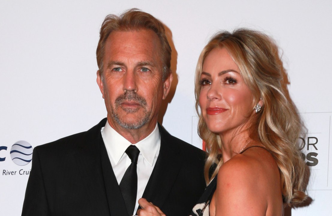 Kevin Costner's estranged wife, Christine Baumgartner, was seen transporting boxes full of clothes and shoes to a storage unit