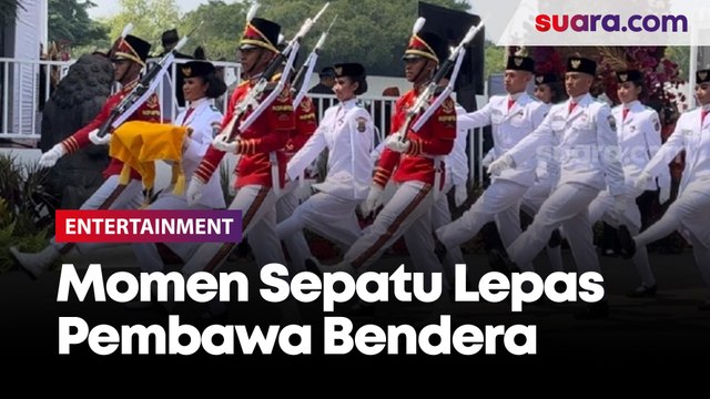 Momen Sepatu Lepas Pembawa Bendera Merah Putih, Lilly Indriani Tetap Bikin Bangga Papua