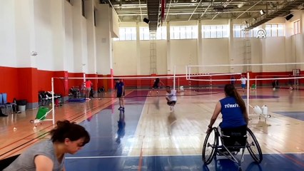 Download Video: AKSARAY - Paralimpik badmintoncu milli takımın başarısı için çalışıyor