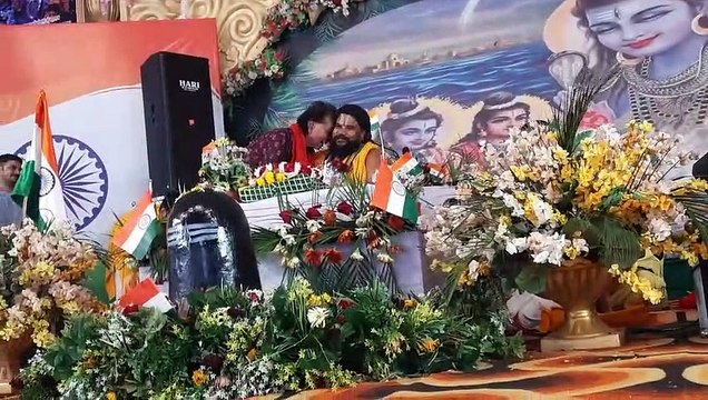 भगवान ​शिव के भजनों पर झूमें भक्त, विदेशों से भी कथा सुनने पहुंचें भक्त्, देखे वीडयो