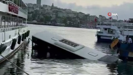 İstanbul'da otobüs denize düştü