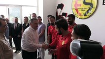 ESKİŞEHİR - Gençlik ve Spor Bakanı Bak, Eskişehirspor Kulübü'nü ziyaret etti