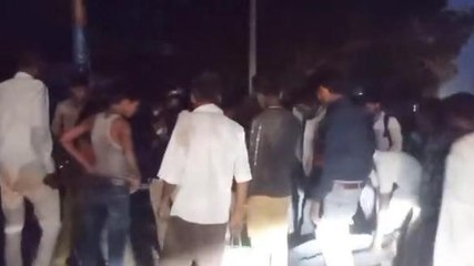 शाहजहांपुर: बाइक चालक सांड से टकराकर, हुआ घायल