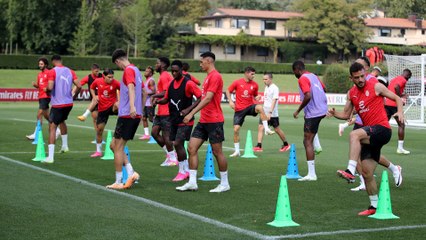 Rossoneri in campo tra esercizi atletici, tecnici e partitella