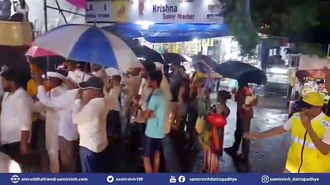 Aniruddha's ADM #DMVs assisting Police authorities in Crowd Management  Kharghar