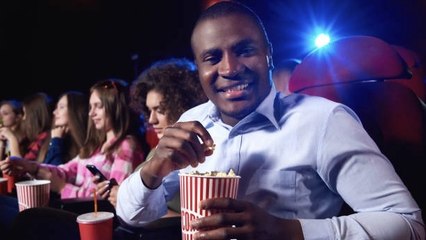 Descubre El Motivo Por El Cuál Te Encanta Comer En El Cine