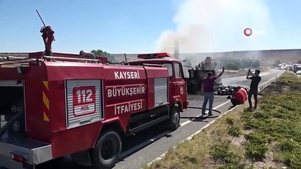Un incendie se déclare dans la boîte d'un camion chargé de fils sur l'autoroute Kayseri-Ankara