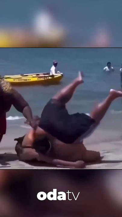 Yanından geçen adam dengesini kaybedip üstüne düştü