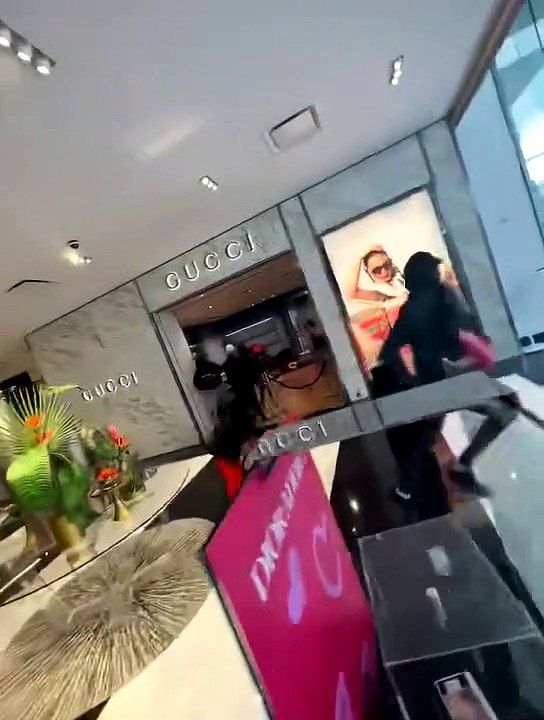 Beverly Hills Mall Robbing