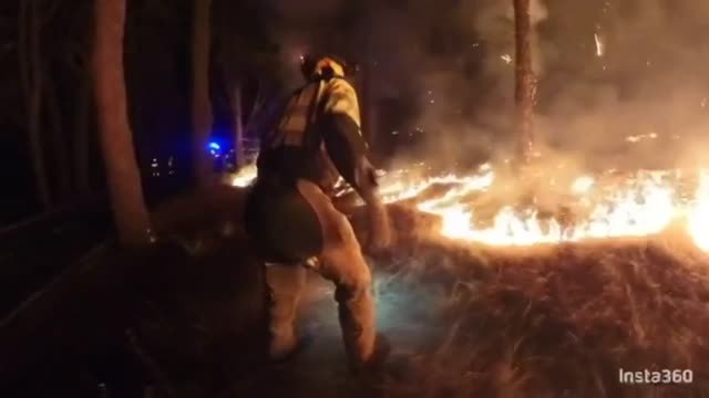 El fuego en Tenerife sigue descontrolado tras arrasar 2.600 hectáreas