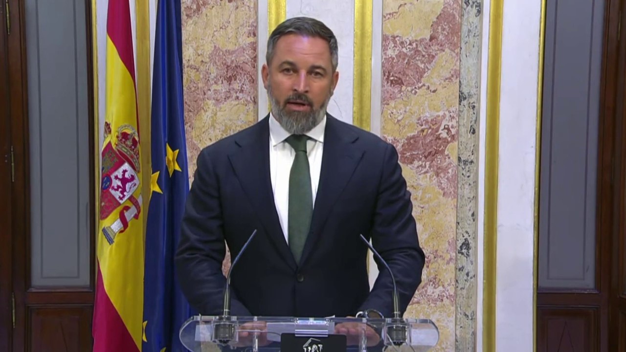 Abascal: "estamos algo perplejos porque impedir que la tercera fuerza política de España entre en la Mesa no es recuperar la normalidad democrática."