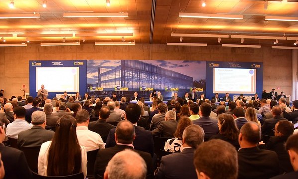 Em Brasília, prefeito e ex-prefeito de Pedra Branca buscam garantir emendas durante encontro da CNM