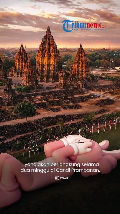 Fakta-fakta Viral Event KAWS Holiday Ada Patung Pink Raksasa Rebahan Tutup Mata di Candi Prambanan