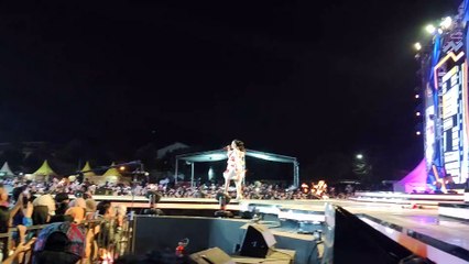 NELLA KHARISMA BERGOYANG DI KEDIRI