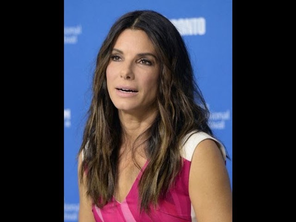 Le compagnon de Sandra Bullock a l'air sombre et déprimé sur sa dernière photo — Il a caché sa mal