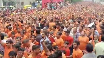 देवास शहर में निकली भव्य कावड़ यात्रा, लाखों की संख्या में निकले कावड़िए