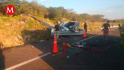 Al menos un muerto y un herido en Michoacán, tras accidente en autopista de Occidente