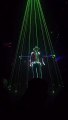 Cet artiste réalise une danse-laser incroyable