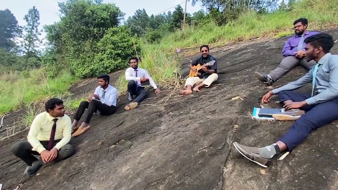 பாடல் - எந்தன் கன்மலையானவரே Tamil Christian Song by Suresh