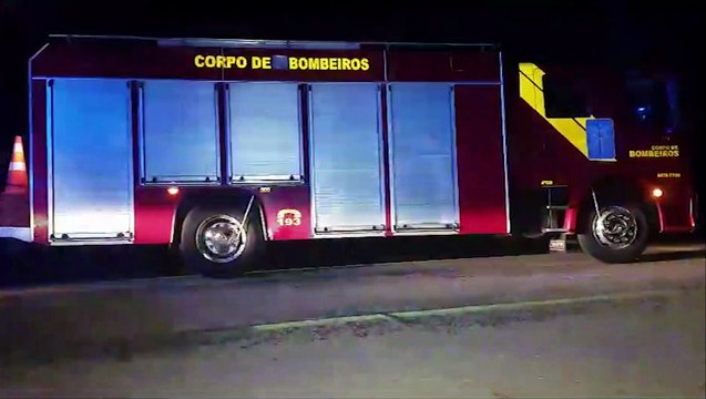 Carreta carregada com soja colide em caminhão e tomba na BR-369