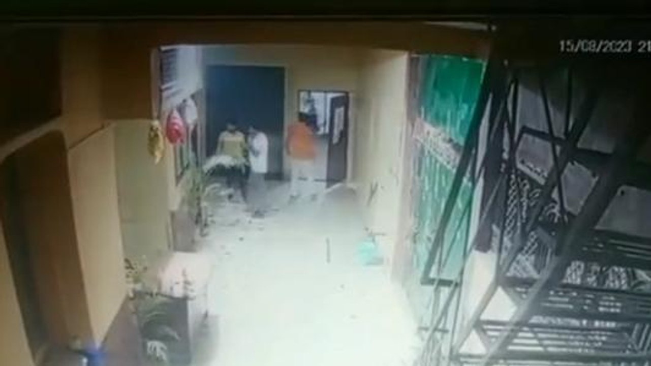 गाजियाबाद: दबंगों ने युवक को लाठी-डंडों से हमला कर किया लहूलुहान