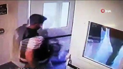 Hastalarından bıçak parası isteyen doktor gözaltına alındı