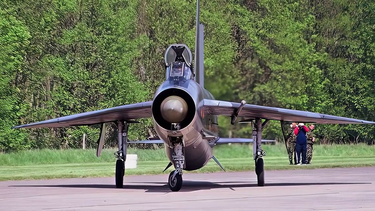 English Electric Lightning F6 - aircraft - HD
