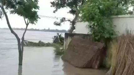 बदायूं: जनपद में बाढ़ का कहर जारी,जलस्तर घटने से गंगा कर रही कटान