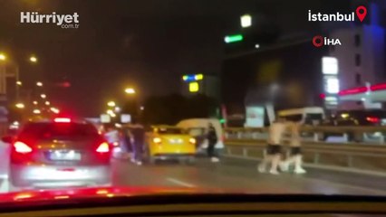 Kadıköy'de yol kavgası: Taksiciyi böyle darp ettiler