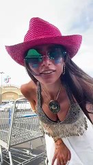 Mia Khalifa hot b**bs