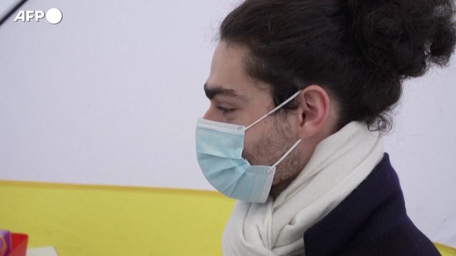 Covid, nuove varianti spingono l'aumento dei casi