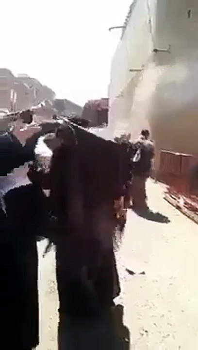 صنعاء.. معلمات يحرقن خُمُرهن!