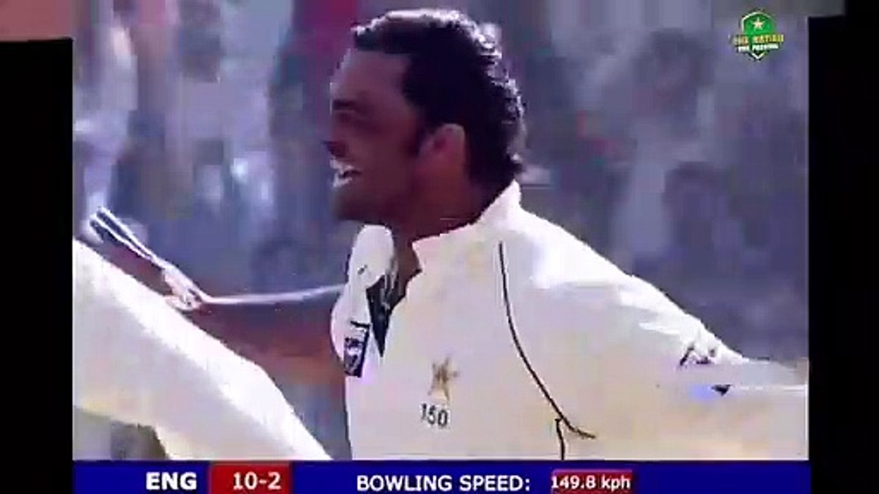 All 17 Wickets by Shoaib Akhtar in 2005 Test Series vs England