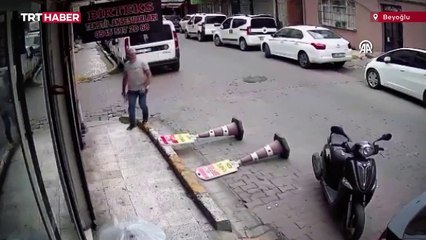 Beyoğlu'nda silahlı saldırıya uğrayan zihinsel engelli kişi yaralandı