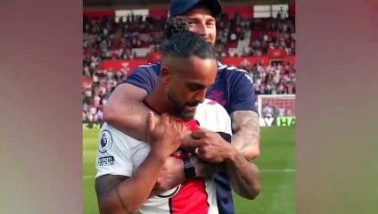 Arsenal'de efsaneleşen Theo Walcott, 34 yaşında futbolu bıraktı