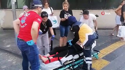 Un bus touristique et une moto sont entrés en collision à Antalya, une jeune fille a été blessée