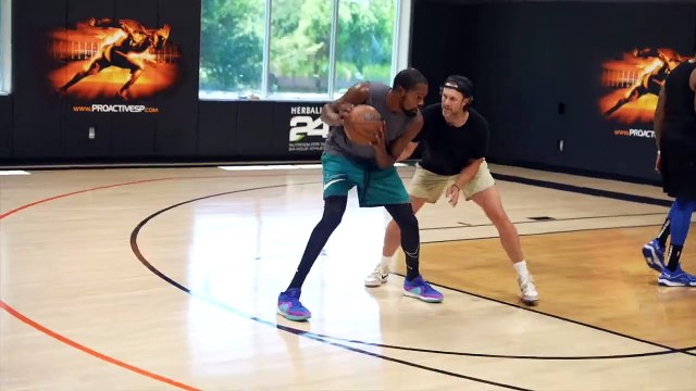 Kevin Durant donne des cours particuliers