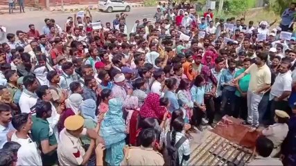 बीकानेर: पीटीआई भर्ती परीक्षा 2022 में चयनित अभ्यर्थियों ने किया विरोध प्रदर्शन, जानें क्यों?