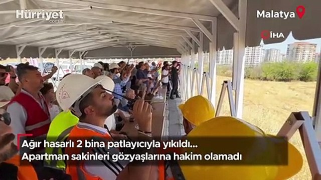 Malatya'da ağır hasarlı 2 bina patlayıcıyla yıkıldı! Apartman sakinleri gözyaşı döktü