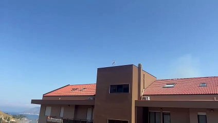 Canadair incendio camaro