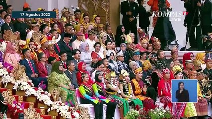 Jokowi Tertawa Lihat Pemenang Kostum Terbaik di Istana, Pakai Peci Madura Super Tinggi