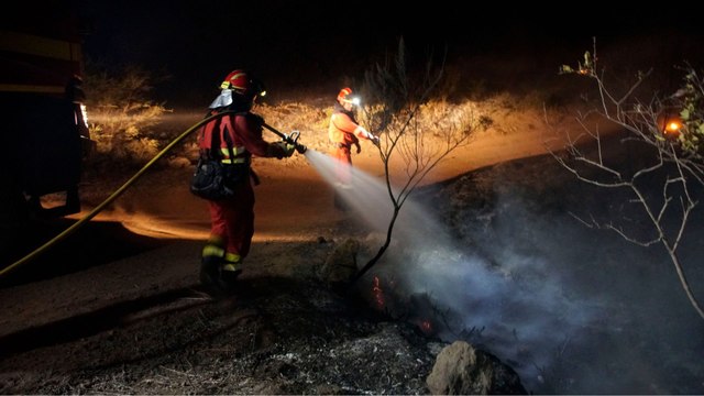 El peor incendio en 40 años arrasa con más de 4.000 hectáreas en la isla española de Tenerife