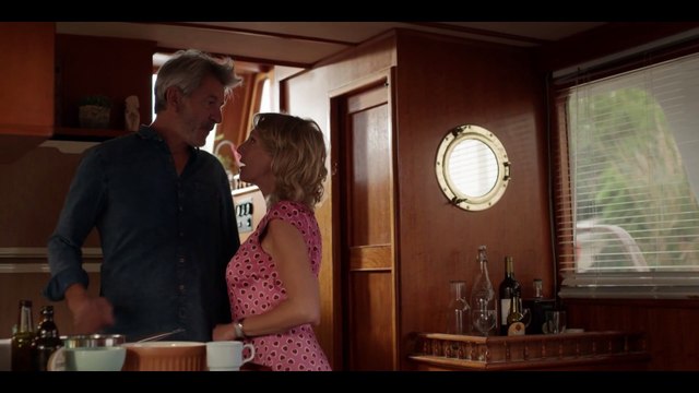 Un Si Grand Soleil : Il y en a un en trop là...