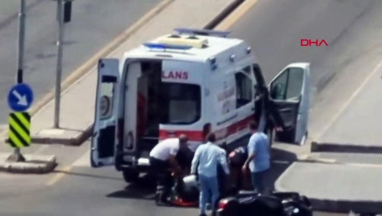 Le conducteur de la moto qui a percuté la voiture qui a cédé le passage à l'ambulance a été blessé à Diyarbakır