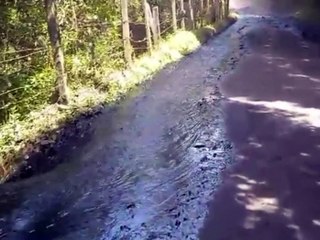 Grave derrame de petróleo tras atentado contra el oleoducto Caño Limón – Coveñas en zona rural de Toledo, Nte. de Santander
