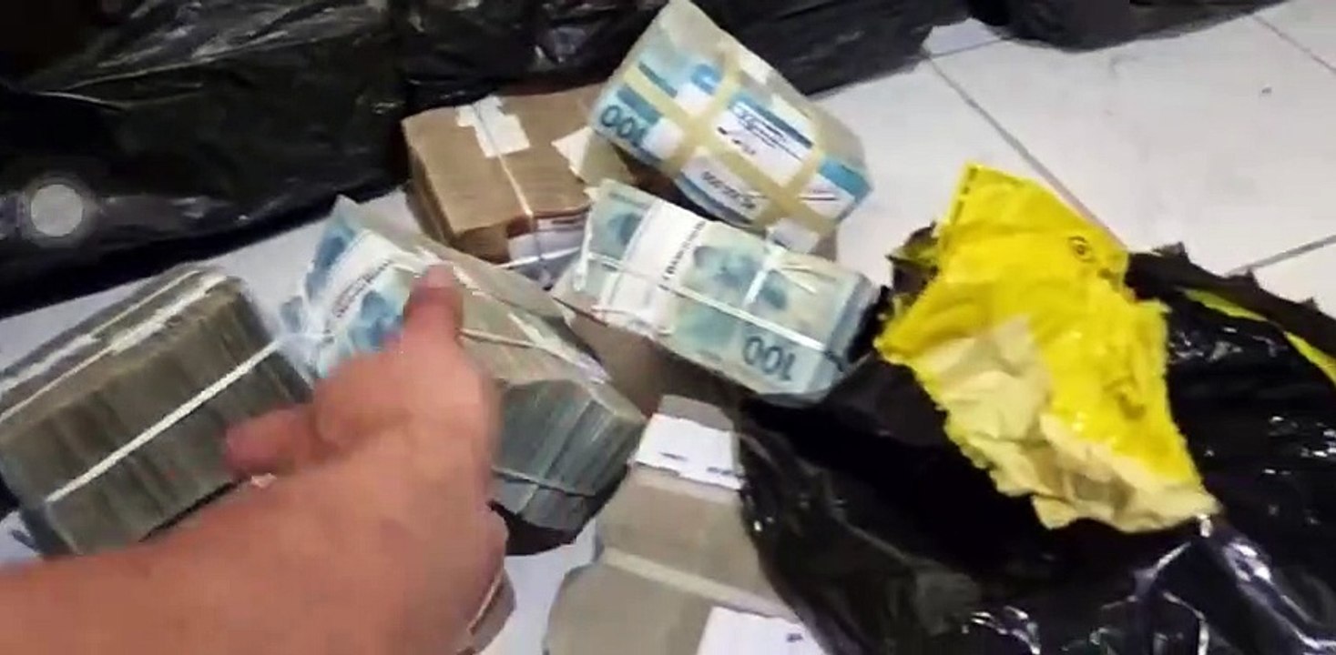 PF encontra R$ 3,2 milhões dentro de sacos de lixo